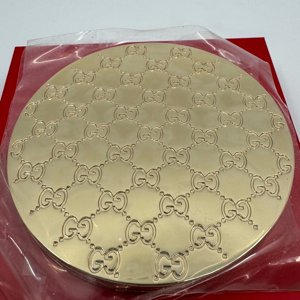 Gucci Gold Makeup Compact Mirror Brand New in Box - Picture 5 of 10